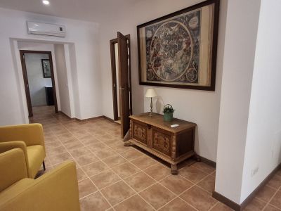 Winter: 9 apartments with 1-2 bedrooms on shared property with pool and AC in quiet area near Campos