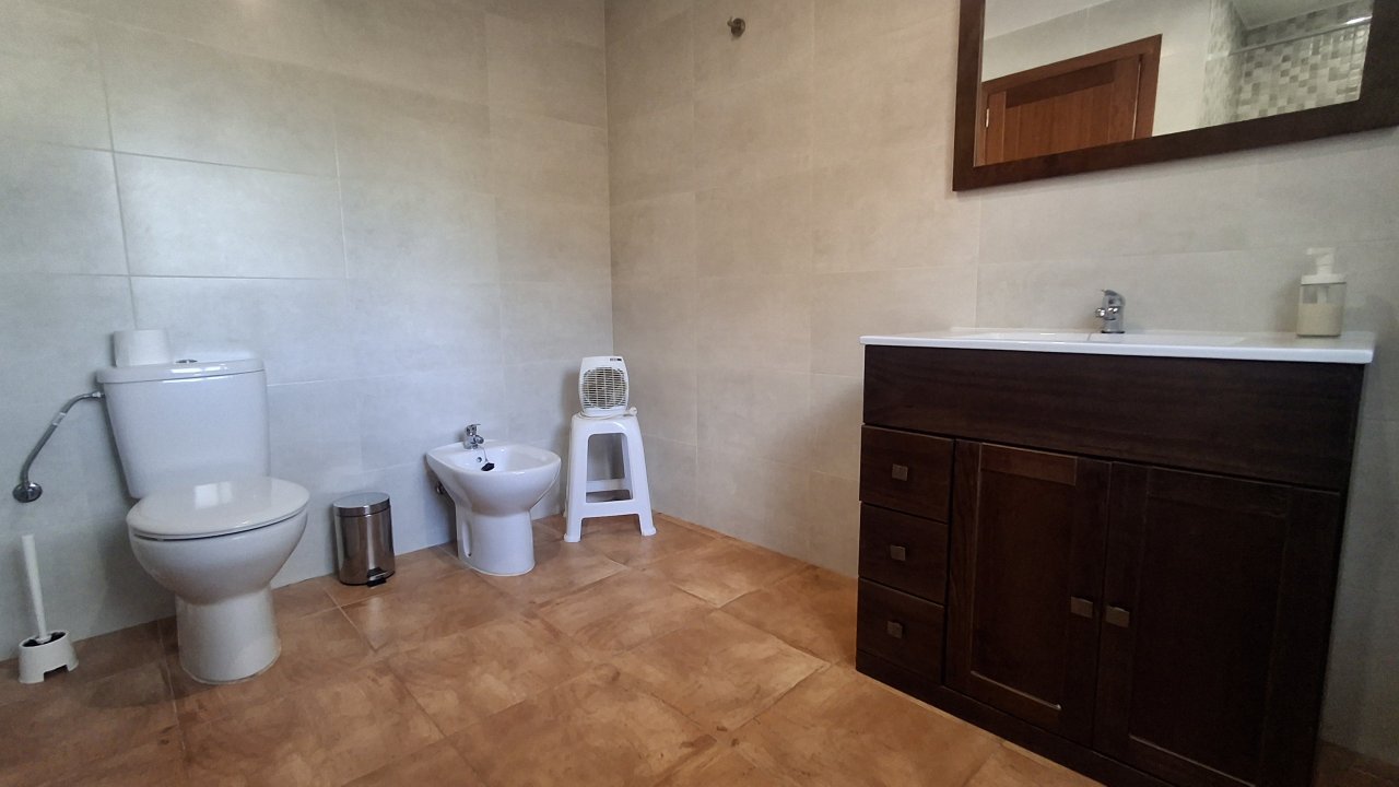 Winter: 9 apartments with 1-2 bedrooms on shared property with pool and AC in quiet area near Campos