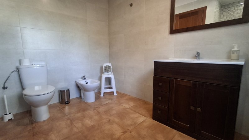 Winter: 9 apartments with 1-2 bedrooms on shared property with pool and AC in quiet area near Campos