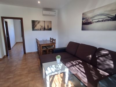 Winter: 9 apartments with 1-2 bedrooms on shared property with pool and AC in quiet area near Campos
