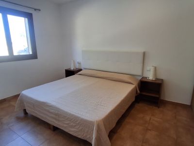 Winter: 9 apartments with 1-2 bedrooms on shared property with pool and AC in quiet area near Campos