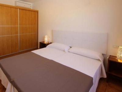 Winter: 9 apartments with 1 - 2 bedrooms on a communal plot with pool and AC in a quiet area near Campos-AP 43