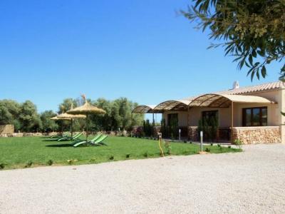 Winter: 9 apartments with 1 - 2 bedrooms on a communal plot with pool and AC in a quiet area near Campos-AP 43