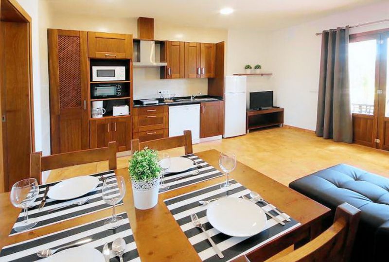 Winter: 9 apartments with 1 - 2 bedrooms on a communal plot with pool and AC in a quiet area near Campos-AP 43