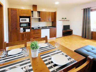 Winter: 9 apartments with 1 - 2 bedrooms on a communal plot with pool and AC in a quiet area near Campos-AP 43