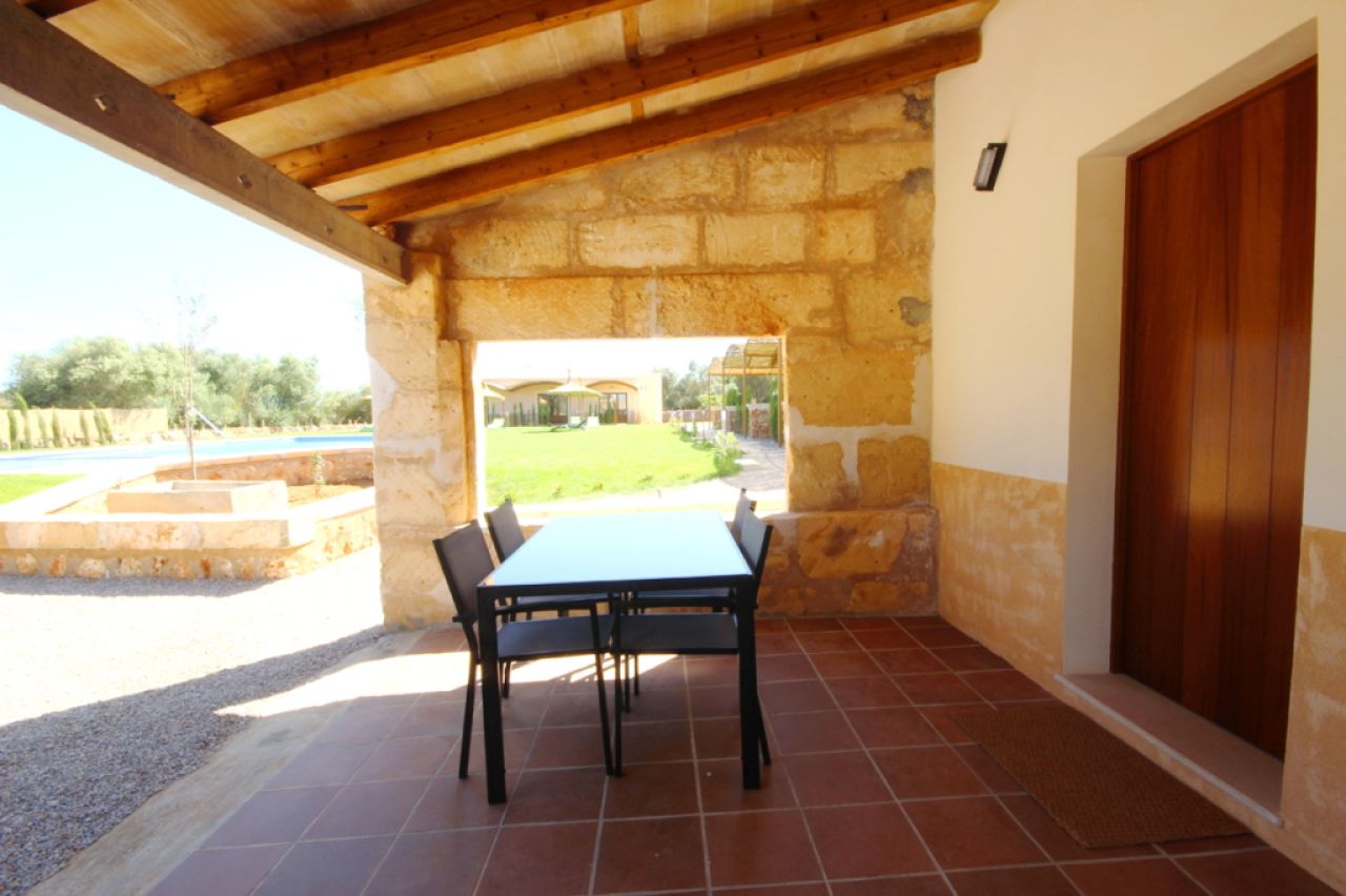 Winter: 9 apartments with 1 - 2 bedrooms on a communal plot with pool and AC in a quiet area near Campos-AP 43
