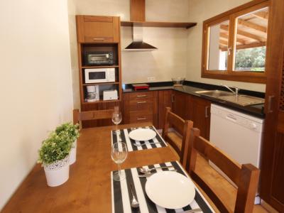 Winter: 9 apartments with 1 - 2 bedrooms on a communal plot with pool and AC in a quiet area near Campos-AP 43