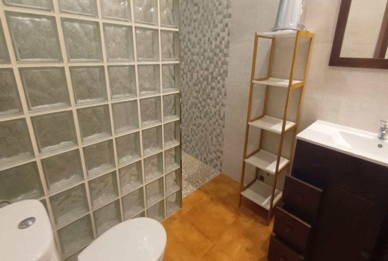 Winter: 9 apartments with 1 - 2 bedrooms on a communal plot with pool and AC in a quiet area near Campos-AP 43