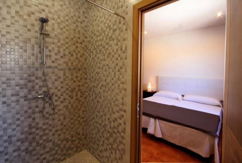 Winter: 9 apartments with 1 - 2 bedrooms on a communal plot with pool and AC in a quiet area near Campos-AP 43