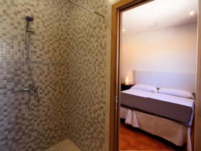 Winter: 9 apartments with 1 - 2 bedrooms on a communal plot with pool and AC in a quiet area near Campos-AP 43