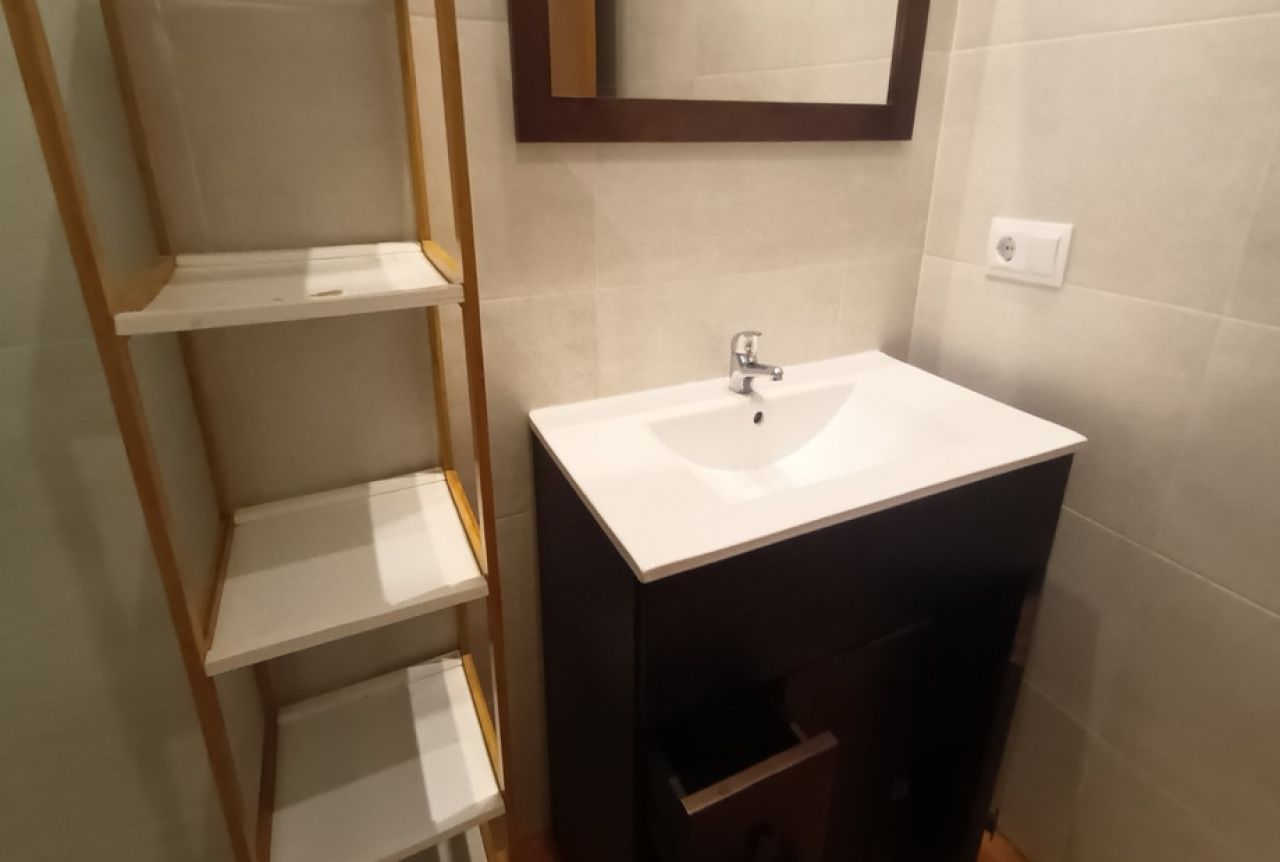 Winter: 9 apartments with 1 - 2 bedrooms on a communal plot with pool and AC in a quiet area near Campos-AP 43