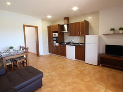 Winter: 9 apartments with 1 - 2 bedrooms on a communal plot with pool and AC in a quiet area near Campos-AP 43