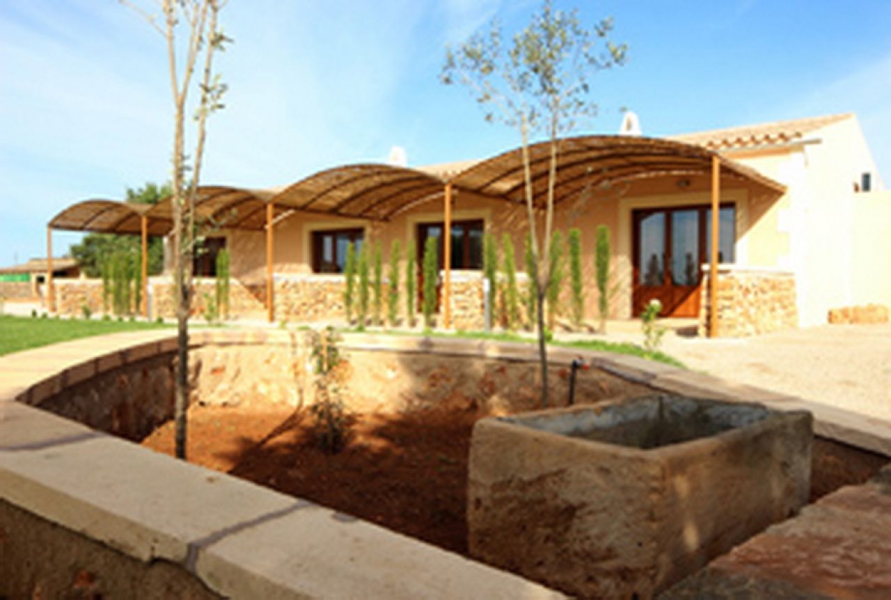 Winter: 9 apartments with 1 - 2 bedrooms on a communal plot with pool and AC in a quiet area near Campos-AP 43