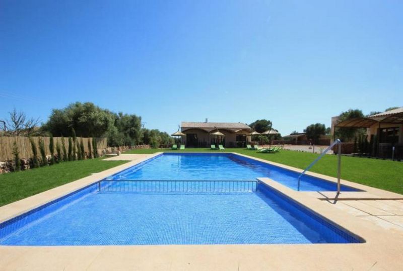 Winter: 9 apartments with 1 - 2 bedrooms on a communal plot with pool and AC in a quiet area near Campos-AP 43
