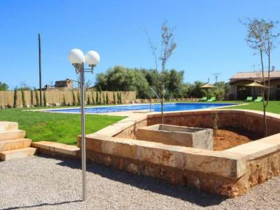 Winter: 9 apartments with 1 - 2 bedrooms on a communal plot with pool and AC in a quiet area near Campos-AP 43