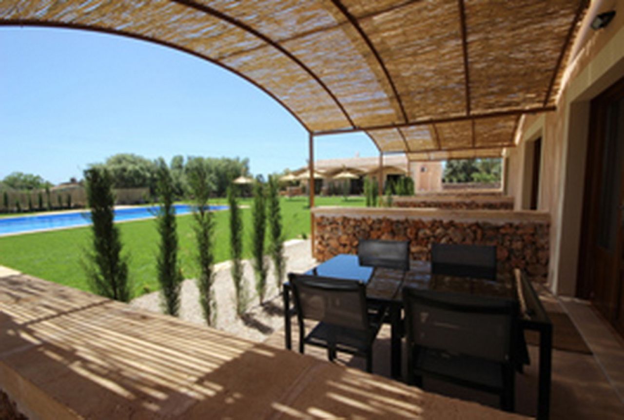 Winter: 9 apartments with 1 - 2 bedrooms on a communal plot with pool and AC in a quiet area near Campos-AP 43