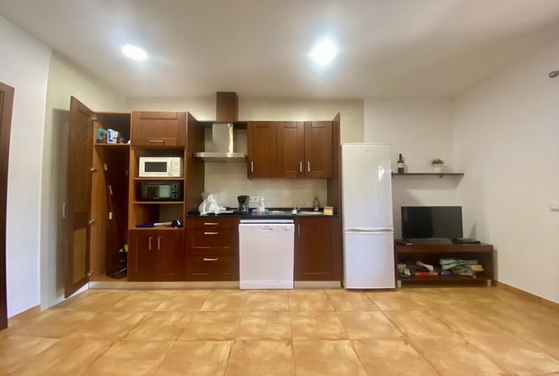 Winter: 9 apartments with 1 - 2 bedrooms on a communal plot with pool and AC in a quiet area near Campos-AP 43