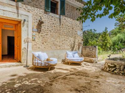 WINTER ab NOV 27: Historische Finca-DH mit Kamin in absolut ruhiger Lage in Orient- West --- F 04 WT