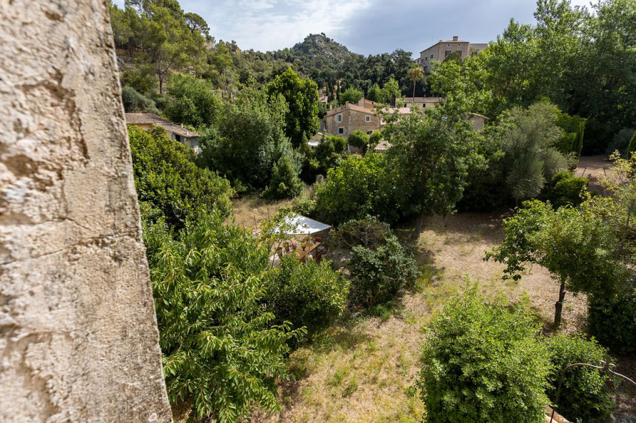 WINTER ab NOV 27: Historische Finca-DH mit Kamin in absolut ruhiger Lage in Orient- West --- F 04 WT