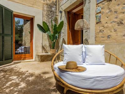 WINTER ab NOV 27: Historische Finca-DH mit Kamin in absolut ruhiger Lage in Orient- West --- F 04 WT