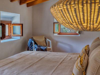 WINTER ab NOV 27: Historische Finca-DH mit Kamin in absolut ruhiger Lage in Orient- West --- F 04 WT