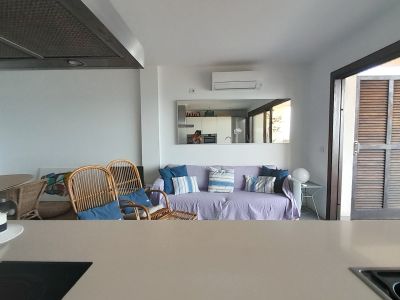Invierno: Apartamento con ascensor en 1ª línea de la bahía de Gayota en Colonia St Jordi -- AP 15 WT