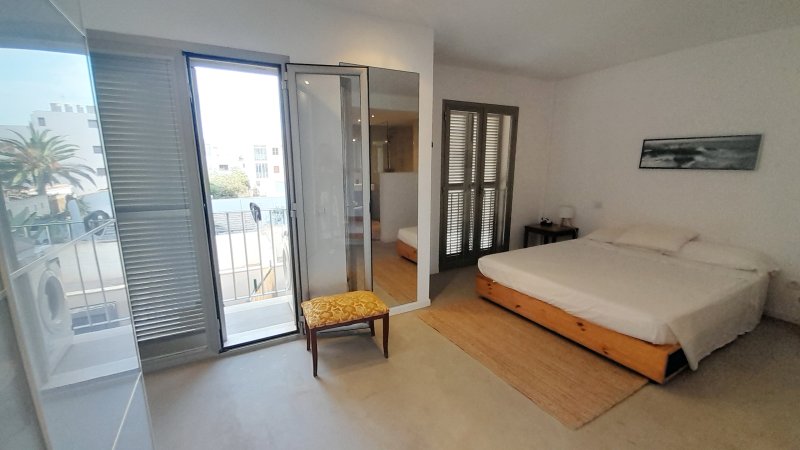 Invierno: Apartamento con ascensor en 1ª línea de la bahía de Gayota en Colonia St Jordi -- AP 15 WT