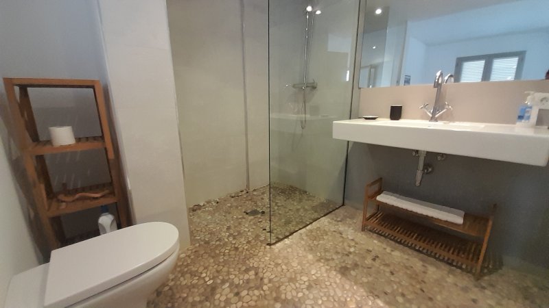 Invierno: Apartamento con ascensor en 1ª línea de la bahía de Gayota en Colonia St Jordi -- AP 15 WT