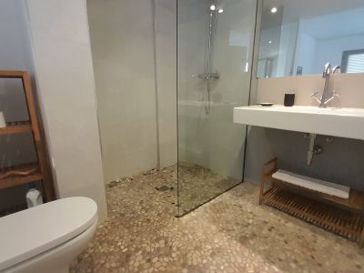 Invierno: Apartamento con ascensor en 1ª línea de la bahía de Gayota en Colonia St Jordi -- AP 15 WT