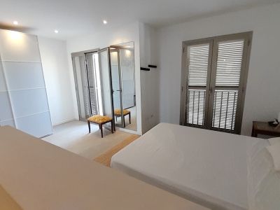 Invierno: Apartamento con ascensor en 1ª línea de la bahía de Gayota en Colonia St Jordi -- AP 15 WT