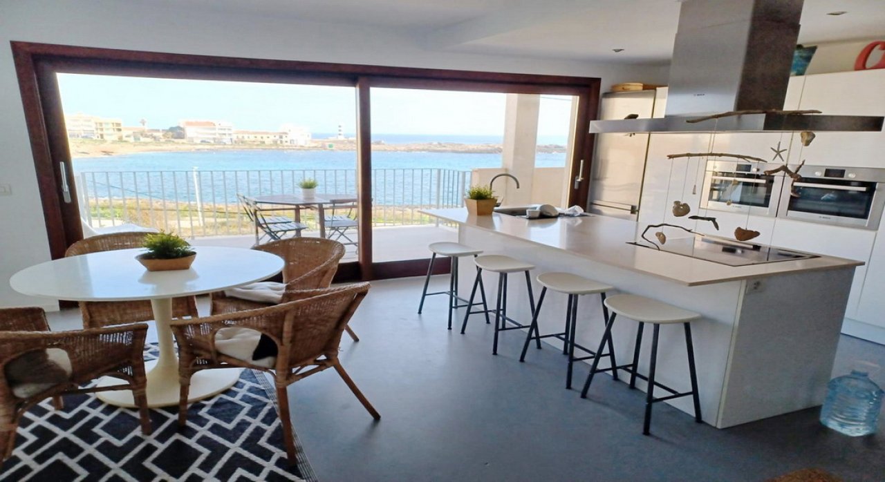 Invierno: Apartamento con ascensor en 1ª línea de la bahía de Gayota en Colonia St Jordi -- AP 15 WT