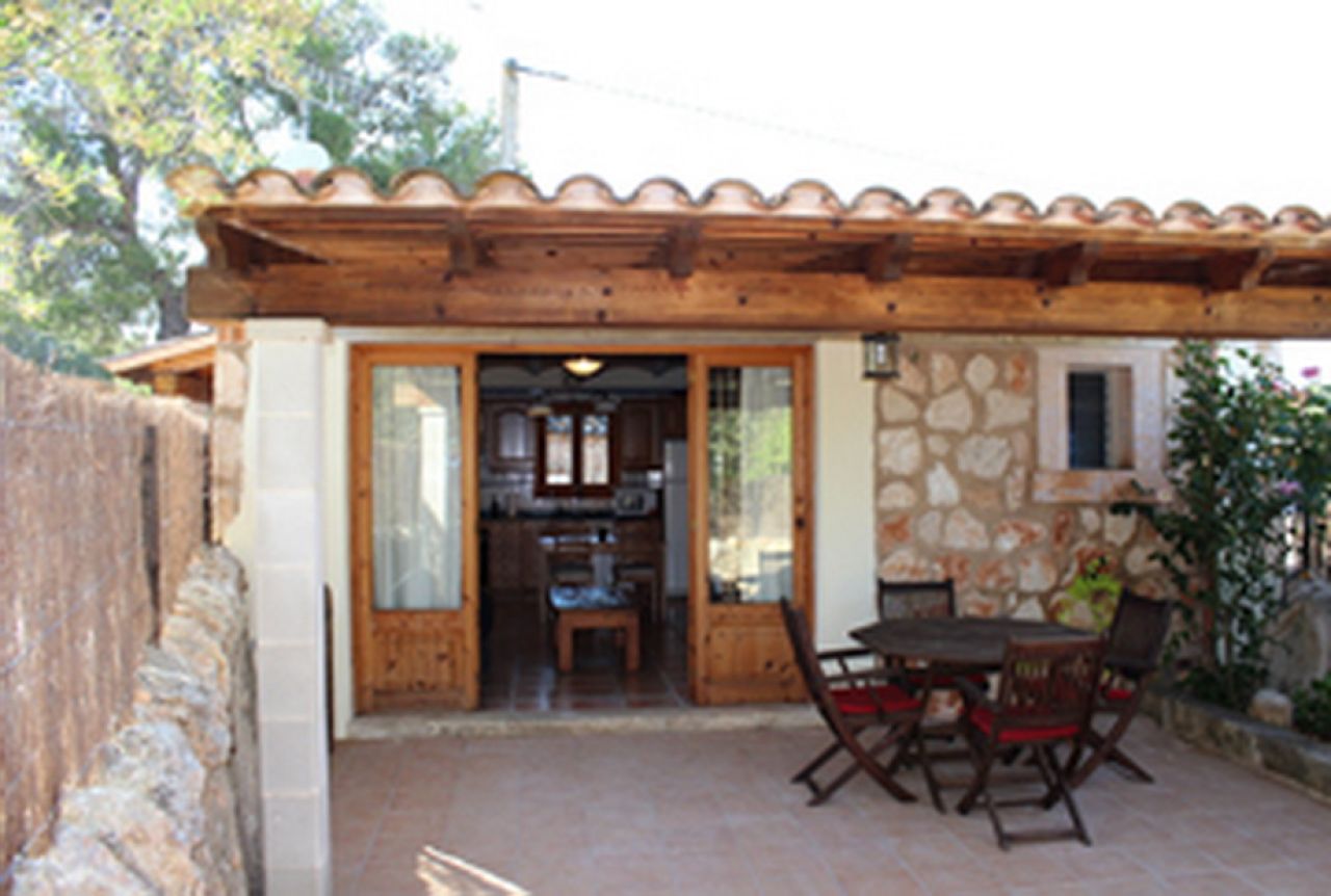 Winter: Casita mit Gemeinschaftspool und Innenhof in einer Siedlung bei Campos --- C 01 WT
