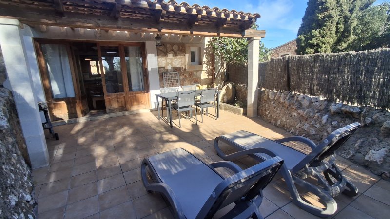Winter: Casita mit Gemeinschaftspool und Innenhof in einer Siedlung bei Campos --- C 01 WT