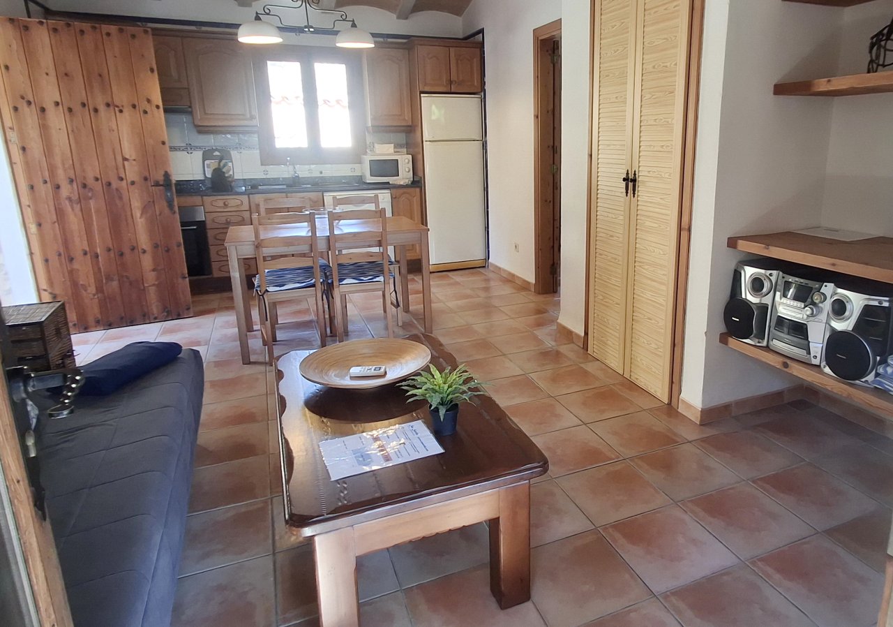 Winter: Casita mit Gemeinschaftspool und Innenhof in einer Siedlung bei Campos --- C 01 WT