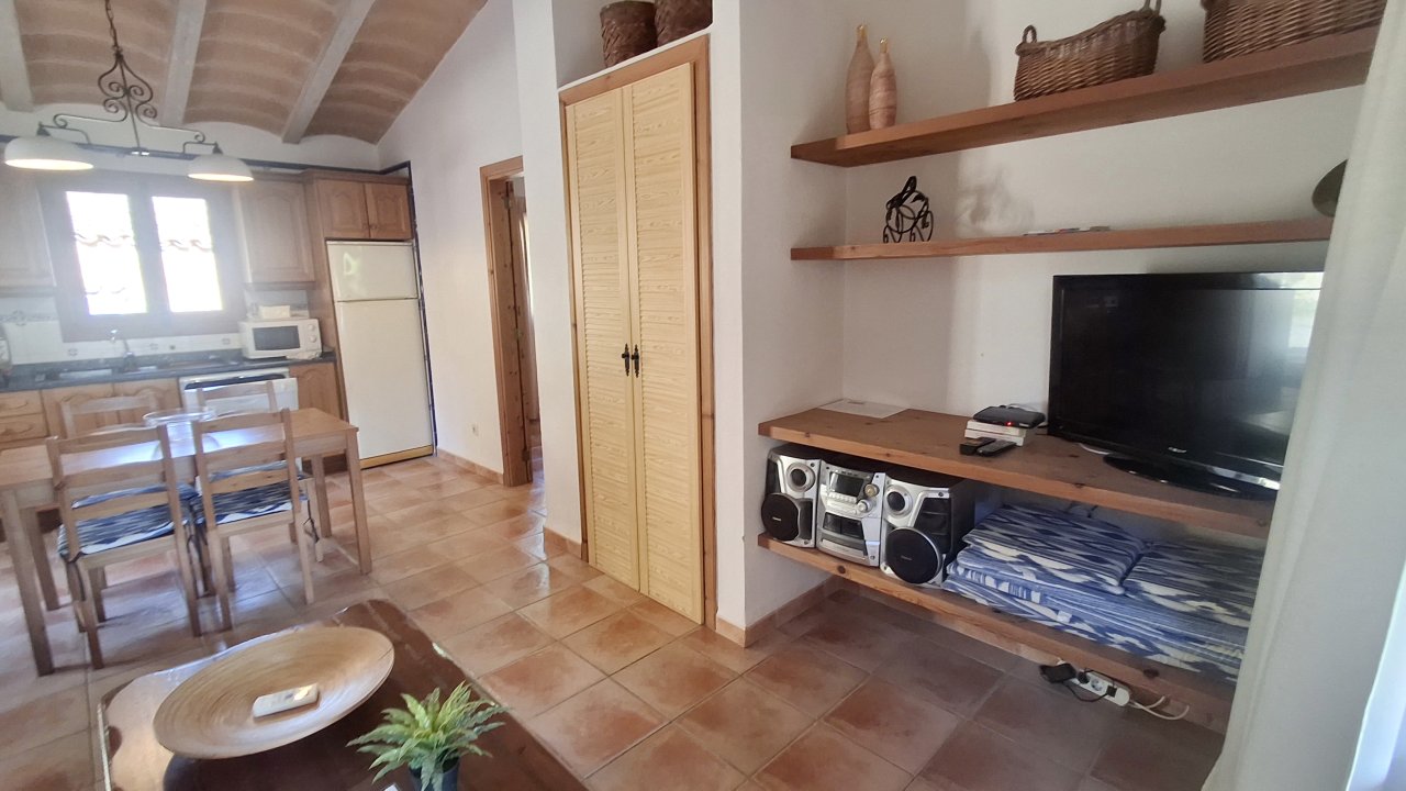 Winter: Casita mit Gemeinschaftspool und Innenhof in einer Siedlung bei Campos --- C 01 WT