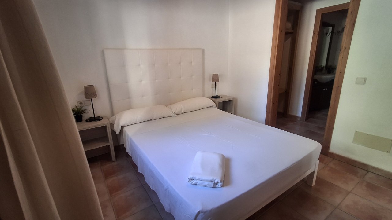 Winter: Casita mit Gemeinschaftspool und Innenhof in einer Siedlung bei Campos --- C 01 WT