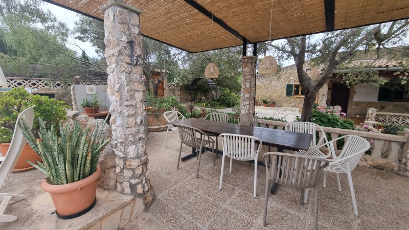Invierno: Casita-Estudio a nivel de suelo con terraza, jardín comunitario y piscina -- C 10 WT