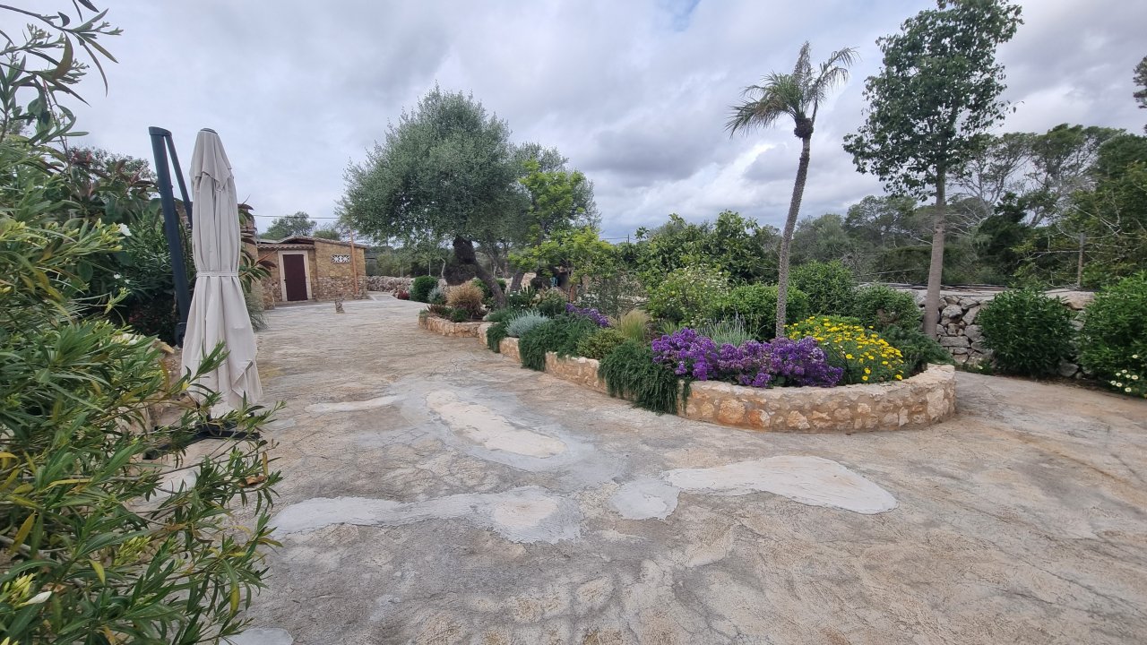 Invierno: Casita-Estudio a nivel de suelo con terraza, jardín comunitario y piscina -- C 10 WT
