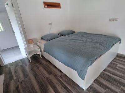 Invierno: Casita-Estudio a nivel de suelo con terraza, jardín comunitario y piscina -- C 10 WT
