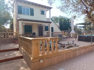 Winter: Ebenerdiges Chalet mit Garten, Kamin und AC in S Almunia-- CH 07 WT