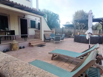 Winter: Ebenerdiges Chalet mit Garten, Kamin und AC in S Almunia-- CH 07 WT