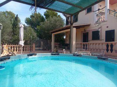 Winter: Ebenerdiges Chalet mit Garten, Kamin und AC in S Almunia-- CH 07 WT