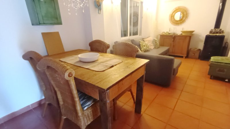 Winter: Ebenerdiges Chalet mit Garten, Kamin und AC in S Almunia-- CH 07 WT