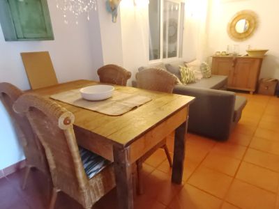 Winter: Ebenerdiges Chalet mit Garten, Kamin und AC in S Almunia-- CH 07 WT