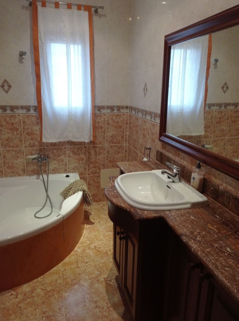 WINTER: Single-storey chalet with garden and AC in San Joan--- CH 43 WT