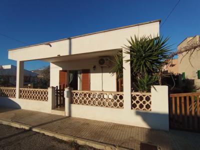 INVIERNO: Chalet de una sola planta con jardín y terrazas en Sa Ràpita --- CH 01