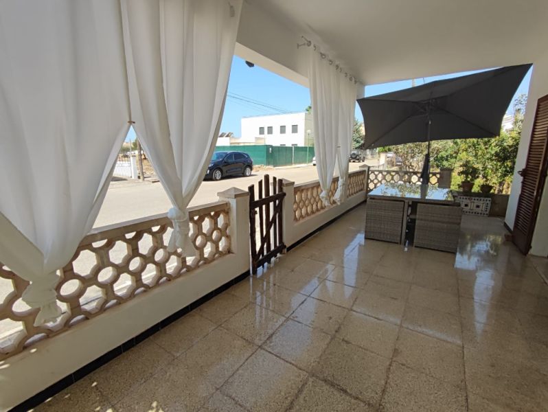 INVIERNO: Chalet de una sola planta con jardín y terrazas en Sa Ràpita --- CH 01