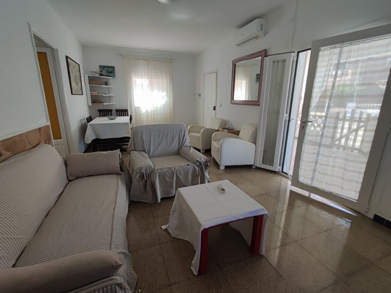 INVIERNO: Chalet de una sola planta con jardín y terrazas en Sa Ràpita --- CH 01