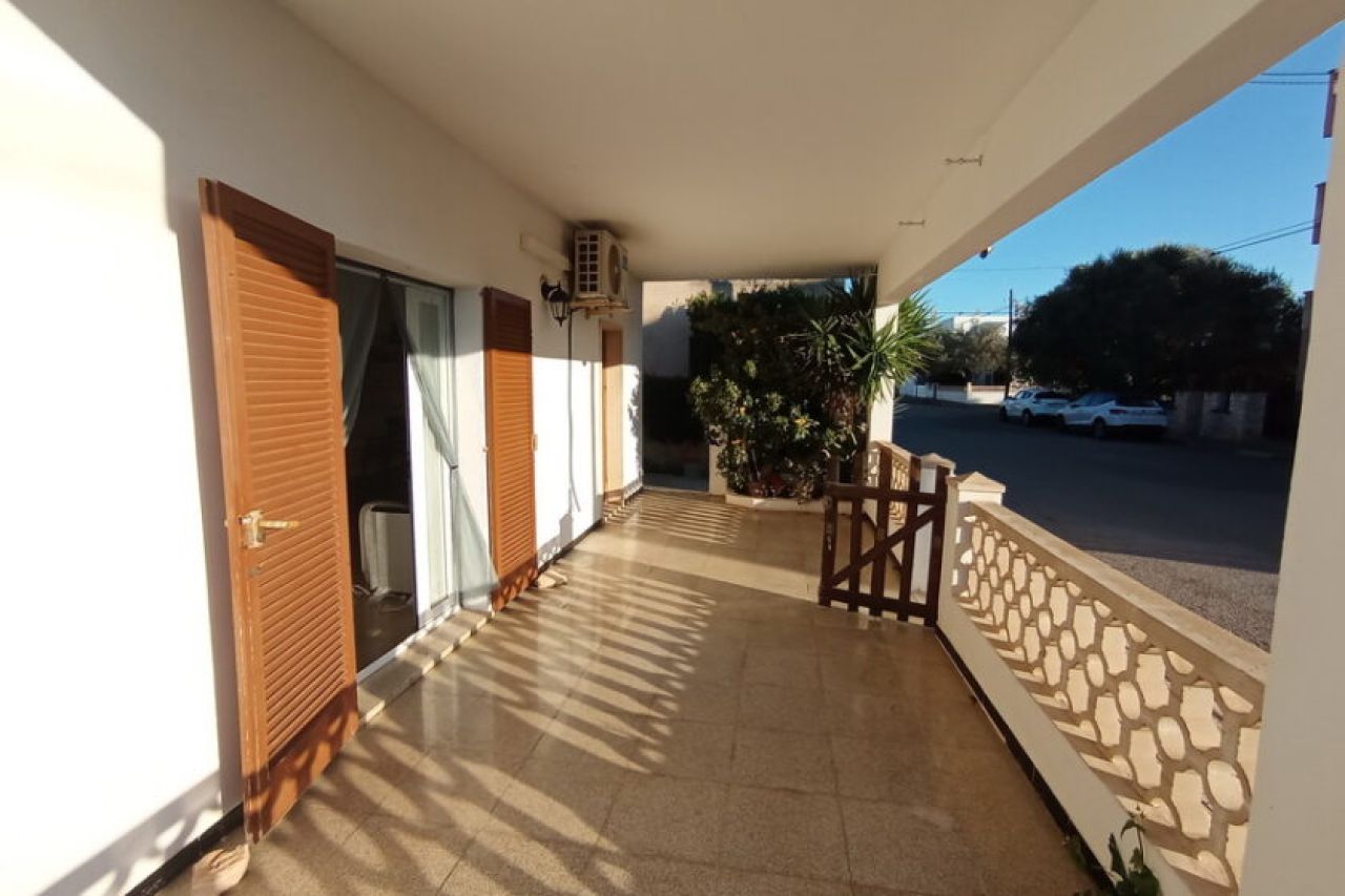 INVIERNO: Chalet de una sola planta con jardín y terrazas en Sa Ràpita --- CH 01