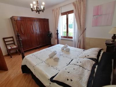 Winter: Ebenerdiges Chalet mit Gaszentralheizung, Pool und Garten in Cala Murada -- CH 11